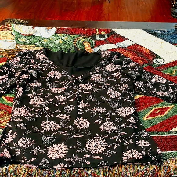 4 items one Price ( 3 Tops & 1 Sweater) - Picture 2 of 12